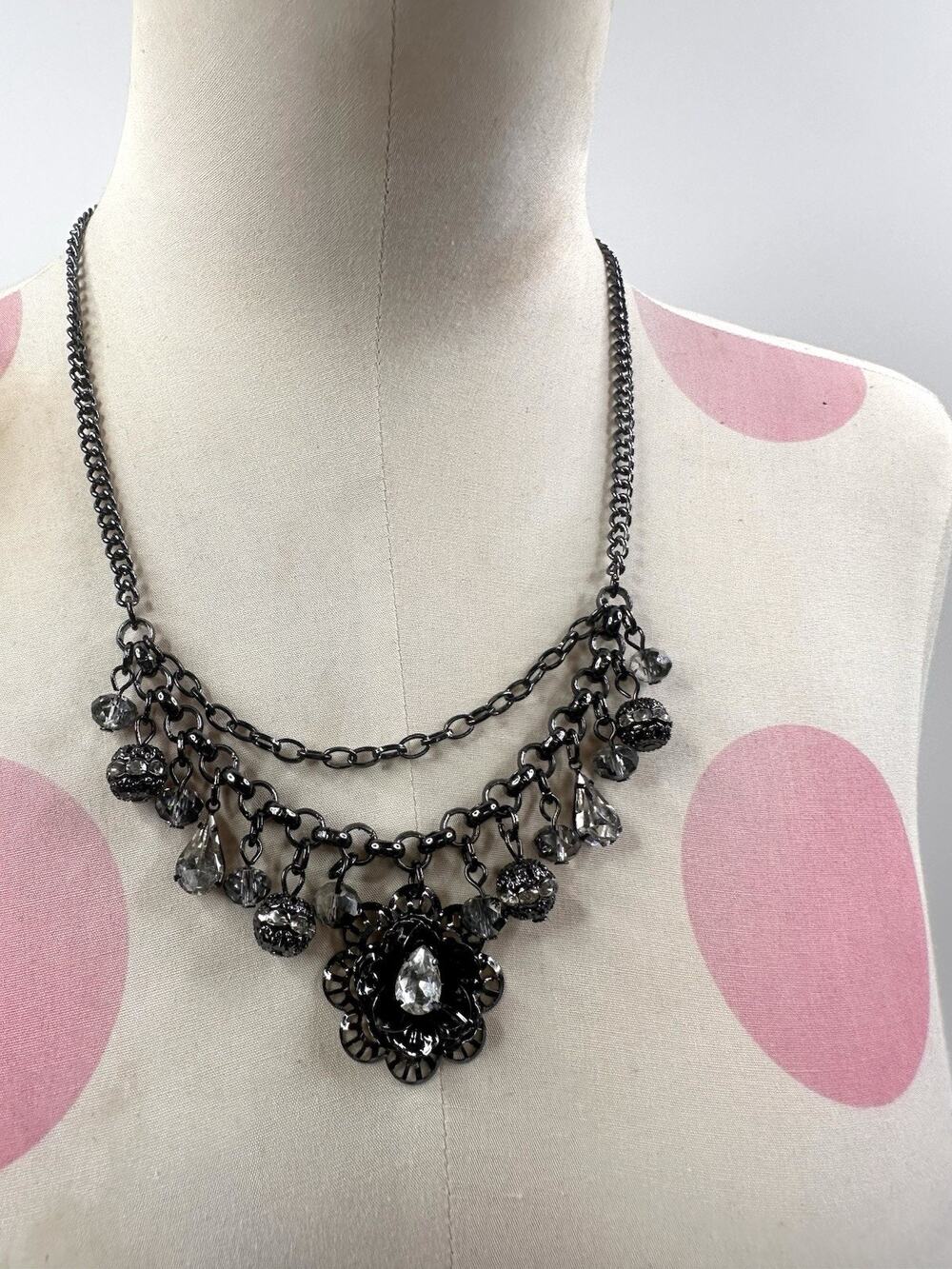 SIMPLY VERA WANG Gothic Victorian Bead Cluster Necklace Gun Metal Y2K